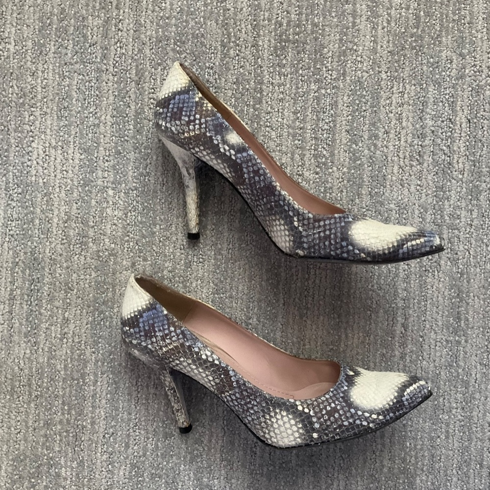 Stuart Weitzman Python Print Blue And White - image 2